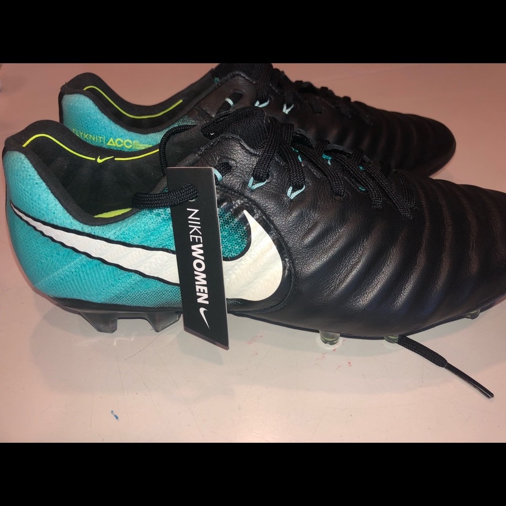 Nike Women’s Soccer Cleats